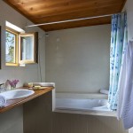 Bathroom triple room at Country Hotel Velani